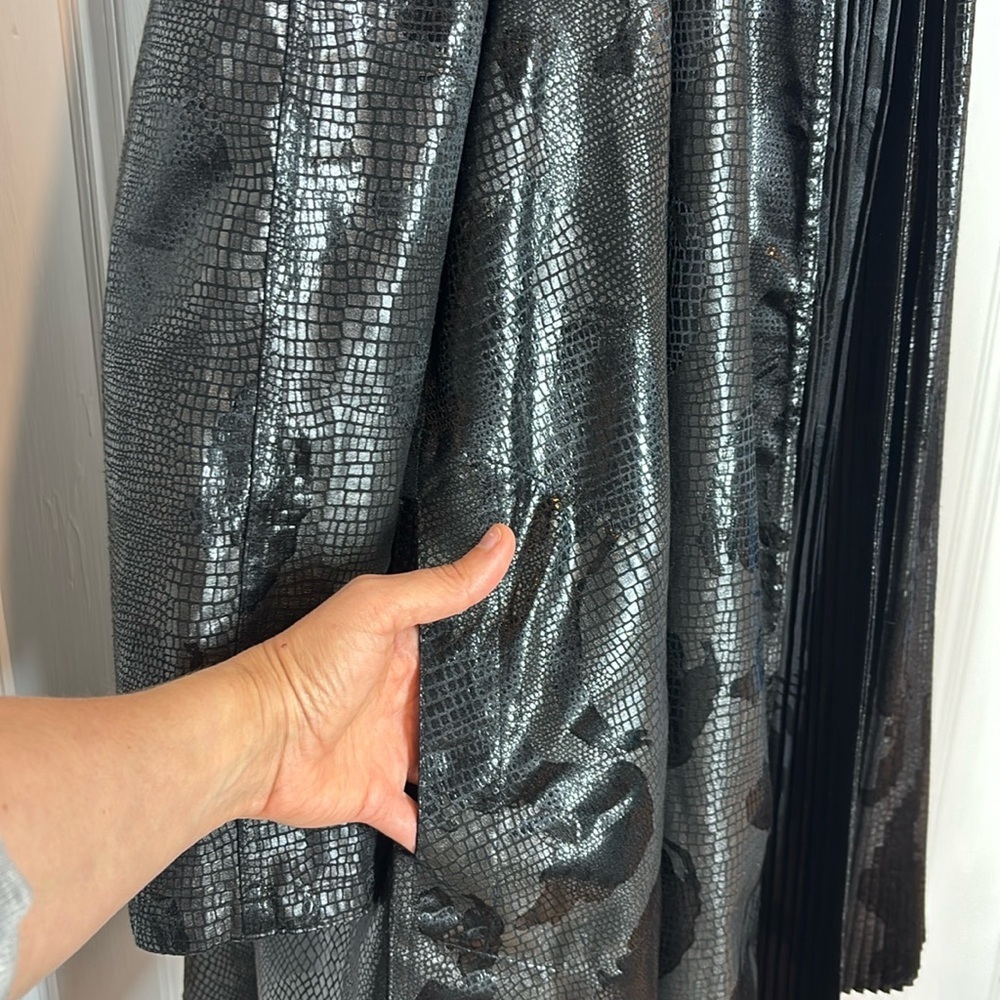 ✨ Stunning Oversized Black Evening Coat ✨ - Picture 7 of 8
